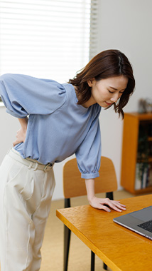 すべり症で立ち上がるのも怖かった腰痛が軽減し、長時間のデスクワークも安心してできるようになりました!