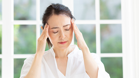 頭痛の原因は発症する時間帯や<br />
場所で違う！