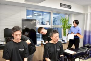 2025年7月のシオカワスクールセミナーで試験官をする中島恵先生