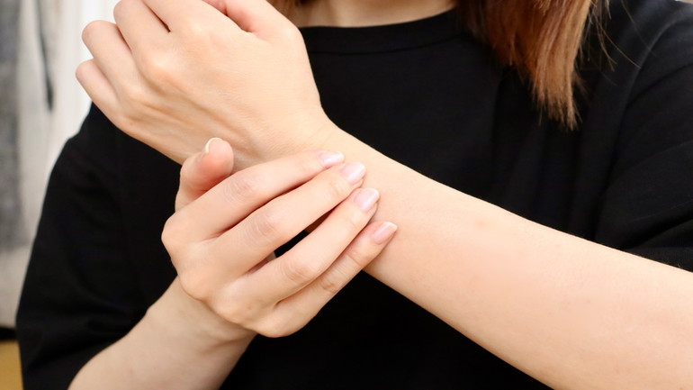 大好きな仕事を諦めかけた手首の痛み(腱鞘炎)