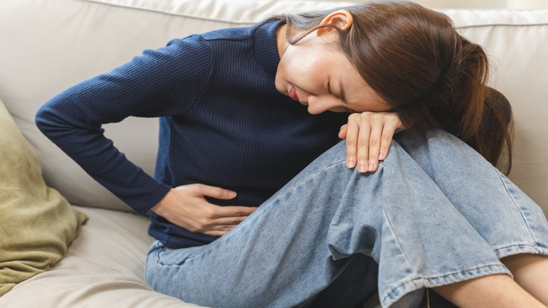 外食が楽しめなくなった慢性的な胃もたれと胃痛