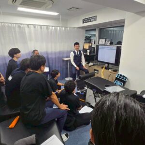 2025年10月シオカワスクールセミナーにて講義をする前田一真先生