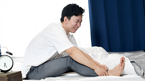 何度も繰り返す「こむら返り」足がつる本当の原因とは?