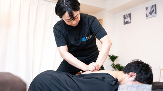 ゴルフで背中がつる・首と背中の痛み