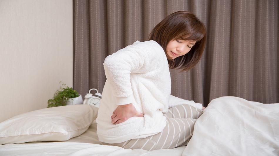 朝起きた時に腰が痛いのはなぜ！？