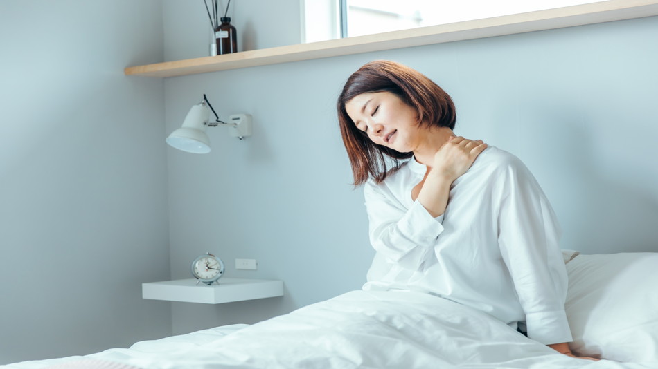寝違えは「寝方」や「枕」が原因ではありません。首が痛くなる本当の原因とは？