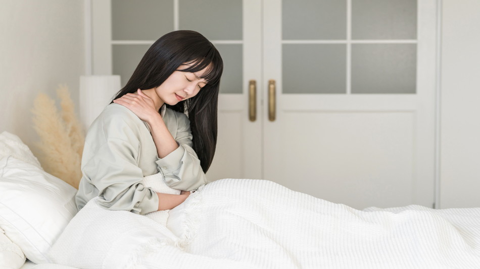 朝起きると首が痛いのは枕が原因？枕を変えても改善しない理由