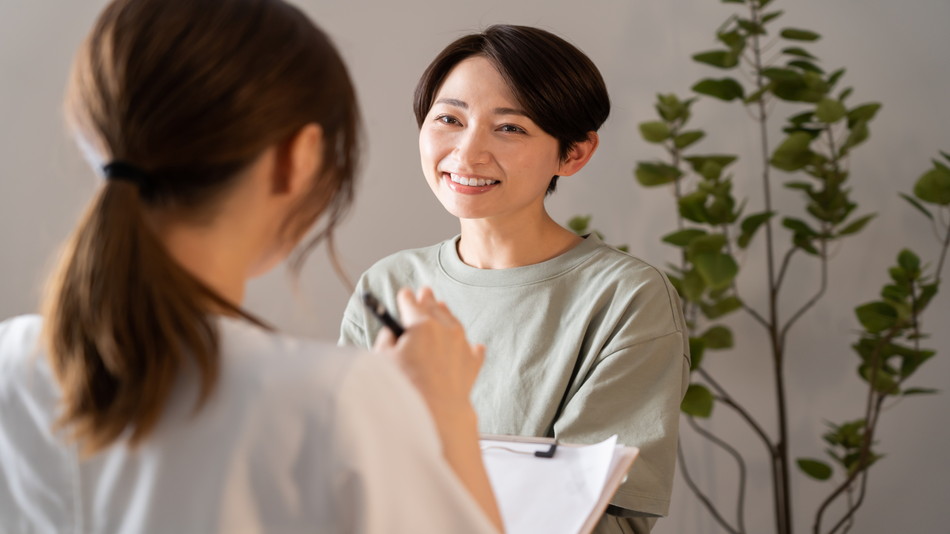 姿勢の変化は身体からのサイン？女性のライフステージと姿勢の関係